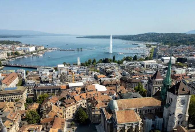 Συντριπτικό «όχι» των Ελβετών στη φορολόγηση των πλουσίων