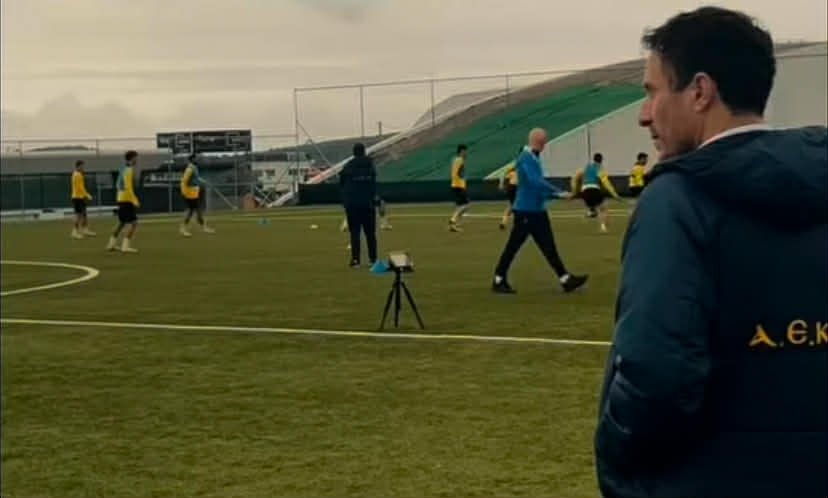 ΑΕΚ: Η Κ19 προπονήθηκε υπό την επίβλεψη του Τεχνικού Διευθυντή της Ακαδημίας εν όψει Ατρομήτου (VIDEO)