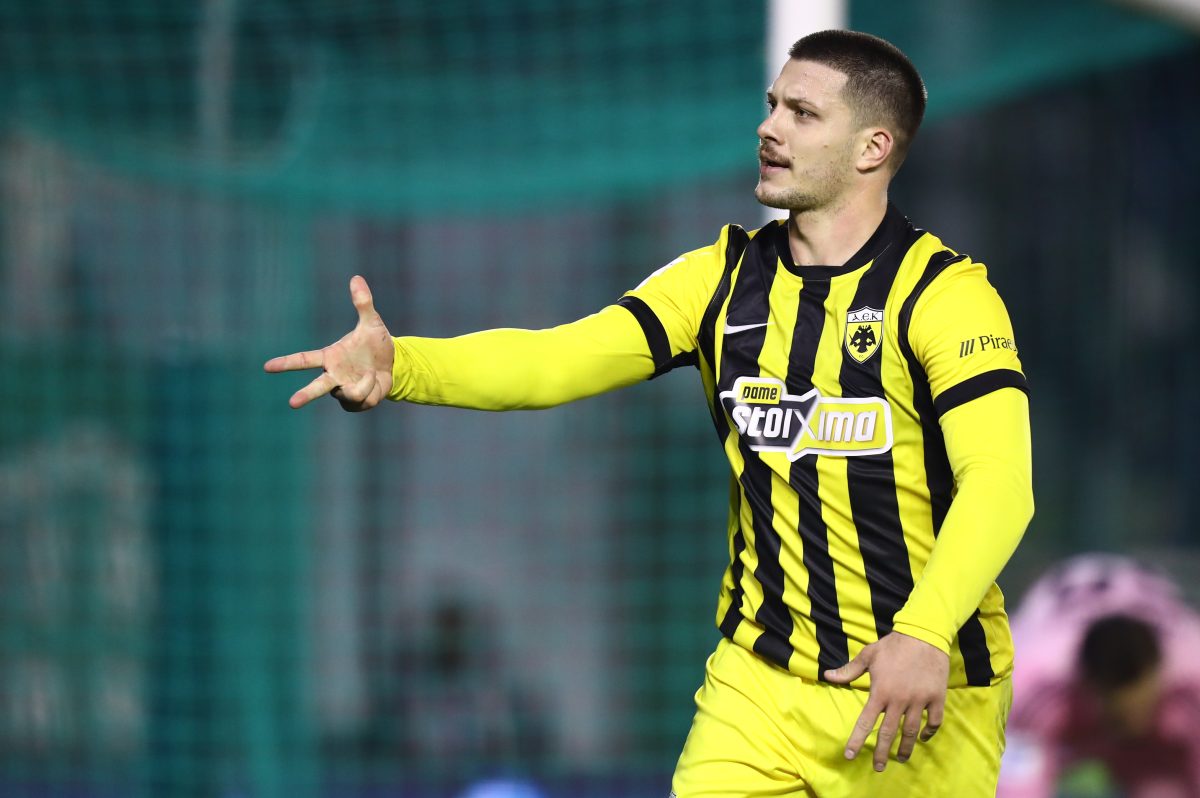 Όντως έχει παραπάνω… κιλά, αλλά το θέμα είναι που τα έχει!